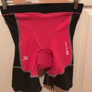 NWOT Sugoi cycling shorts with padding